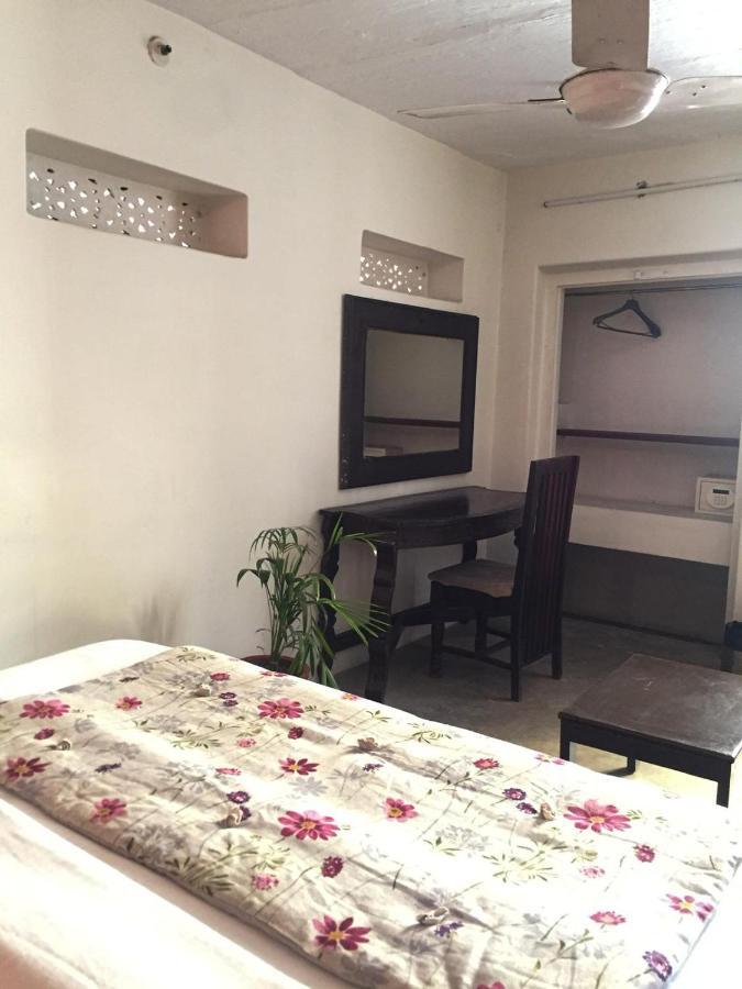 Chopal Hostel Jaipur Bagian luar foto